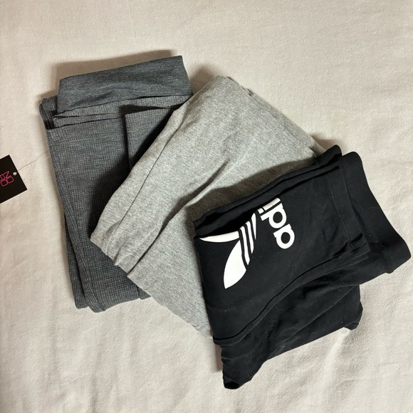 **SOLD ON FB MARKETPLACE** XS Leggings Bundle - Picture 1 of 9